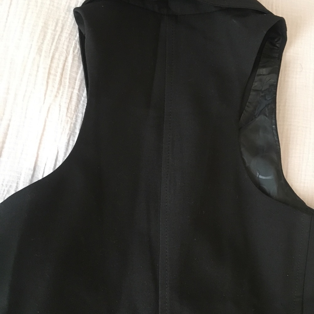 Guess Racerback Vest - Picture 4 of 4